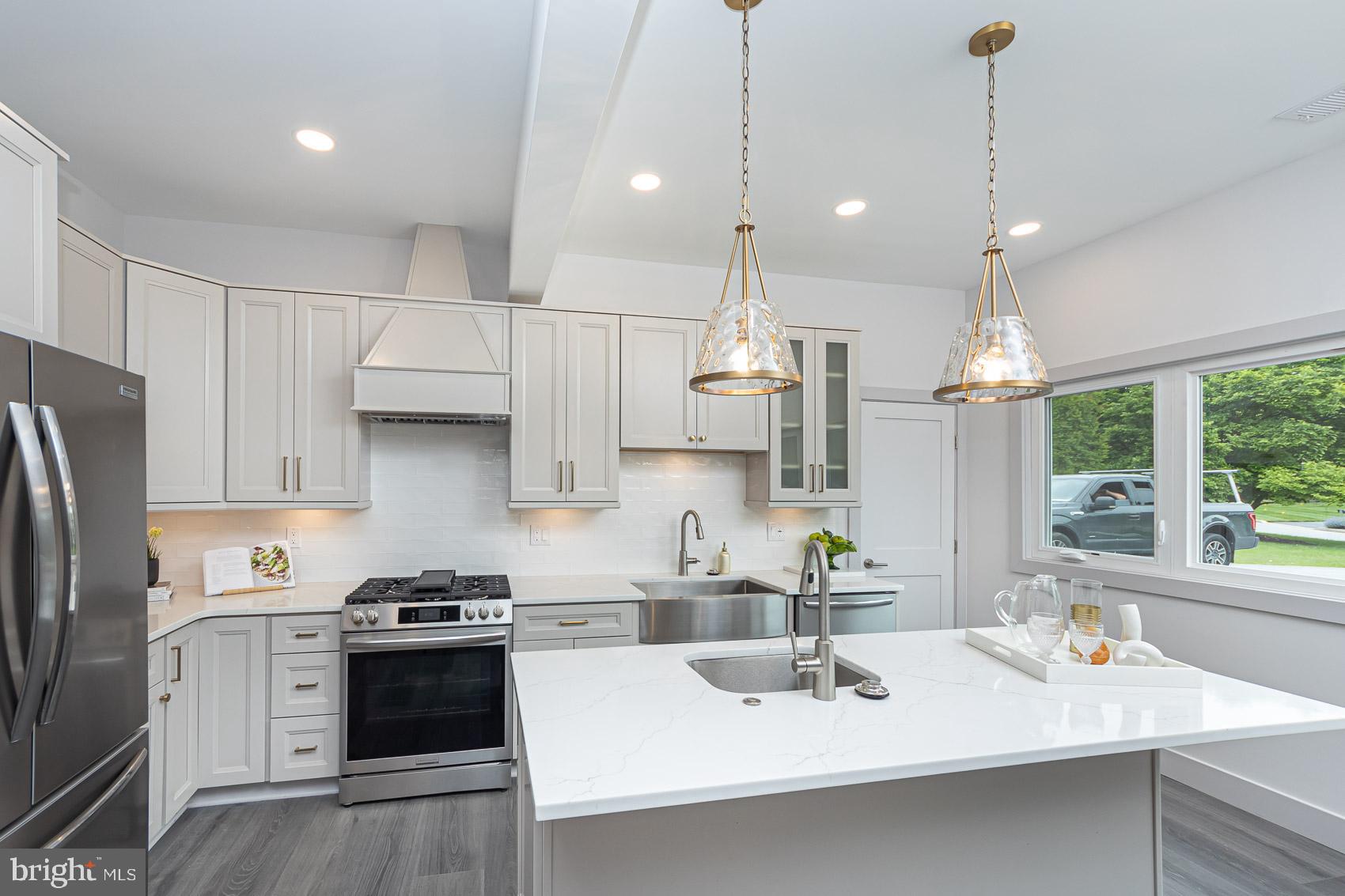 DUMBARTON HEIGHTS - Residential