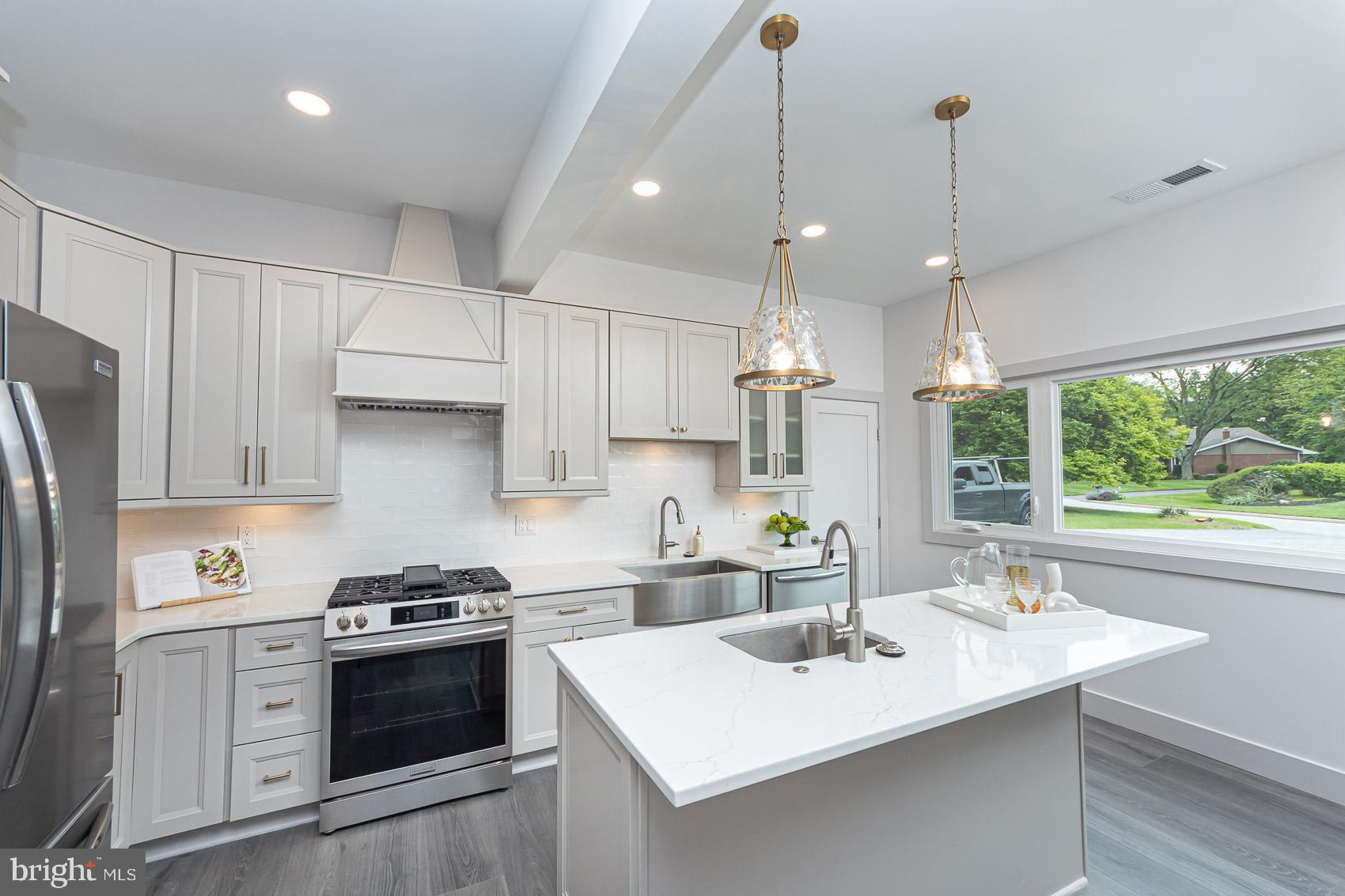 DUMBARTON HEIGHTS - Residential