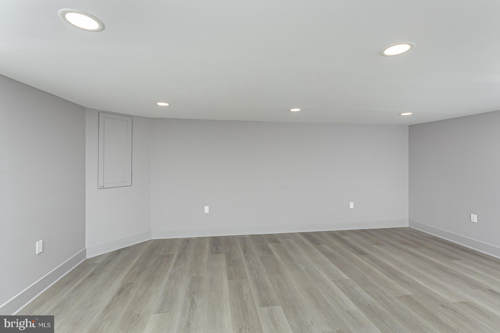 DUMBARTON HEIGHTS - Residential