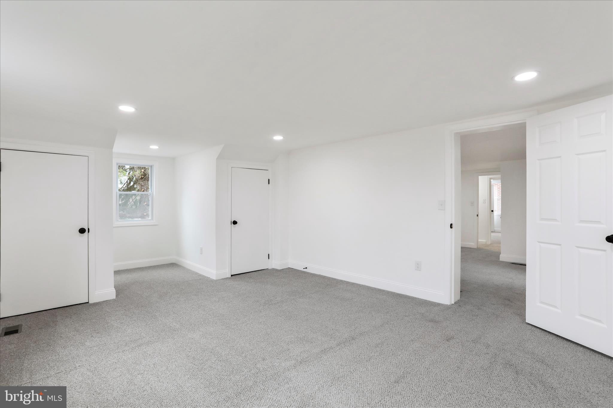 GREENBERRY HILLS - Residential