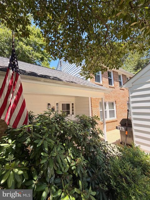 Homes For Sale - 1801 E Regents Park Road<br/> CROFTON, MD 21114