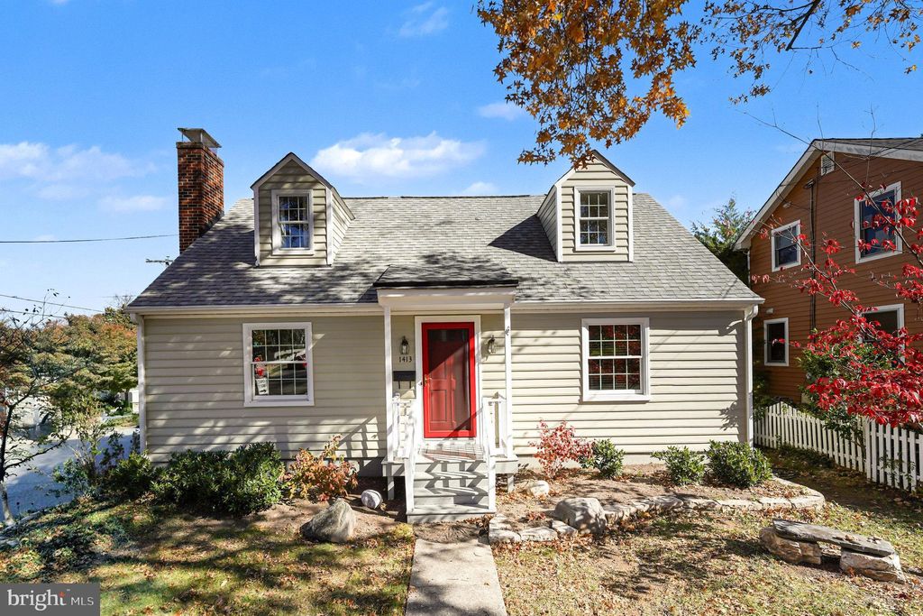 Photo of 1413 Winchester Street, FREDERICKSBURG, VA 22401 (MLS # VAFB2009262)