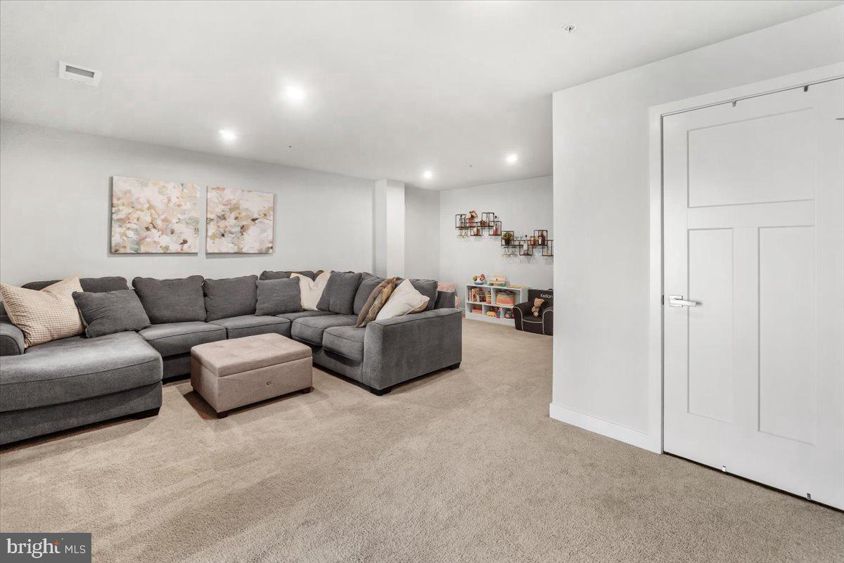 LAKE LINGANORE EAGLEHEAD - Residential Lease