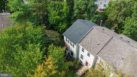 Photo of 6592 Skylemar Trail, CENTREVILLE, VA 20121 (MLS # VAFX2314400)