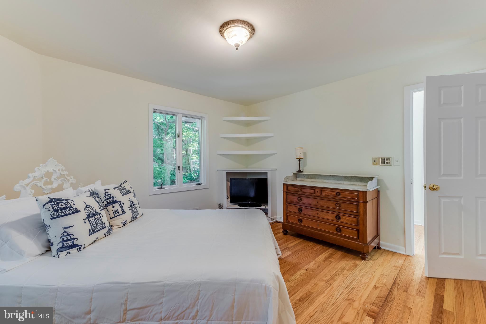 SHERWOOD FOREST - Residential