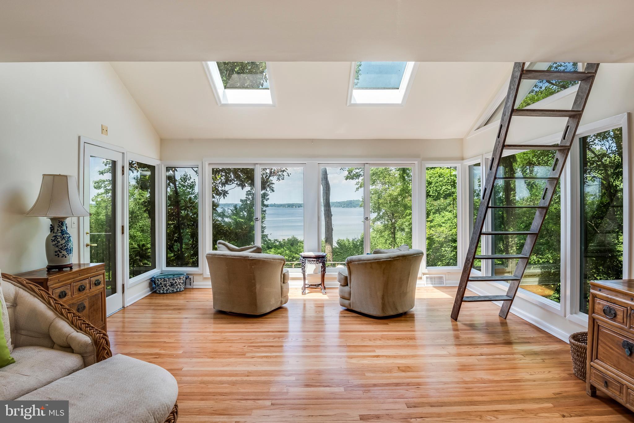 SHERWOOD FOREST - Residential