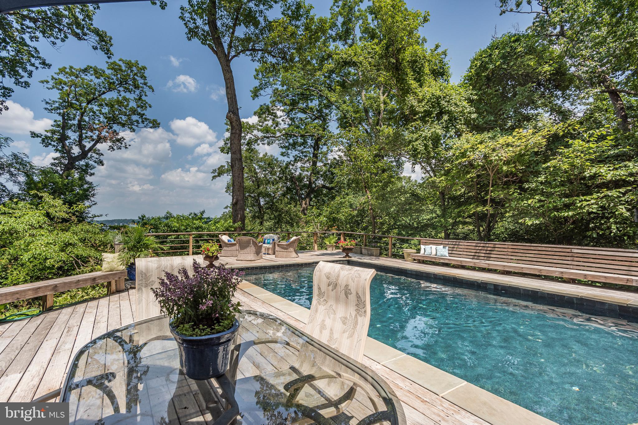 SHERWOOD FOREST - Residential