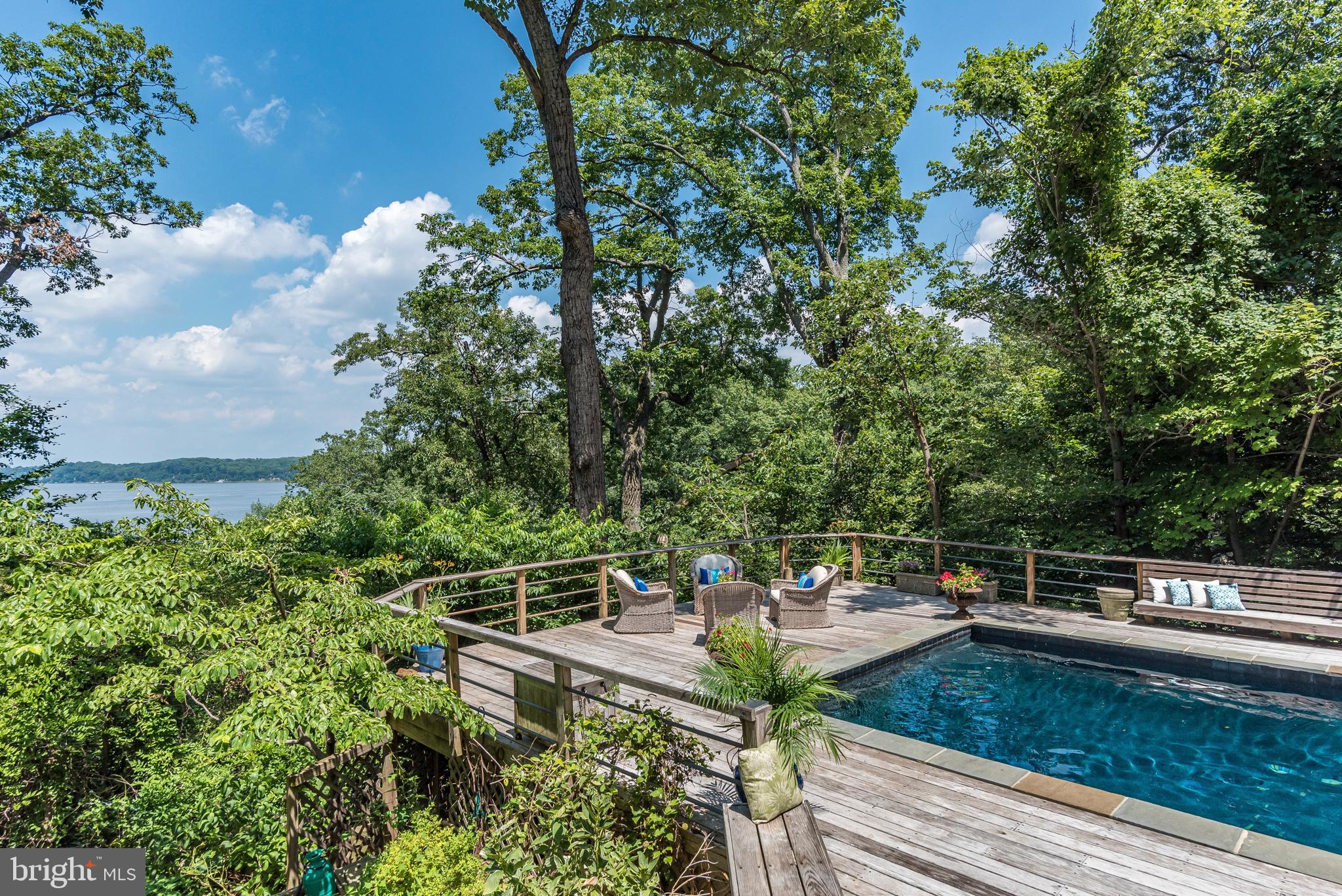 SHERWOOD FOREST - Residential