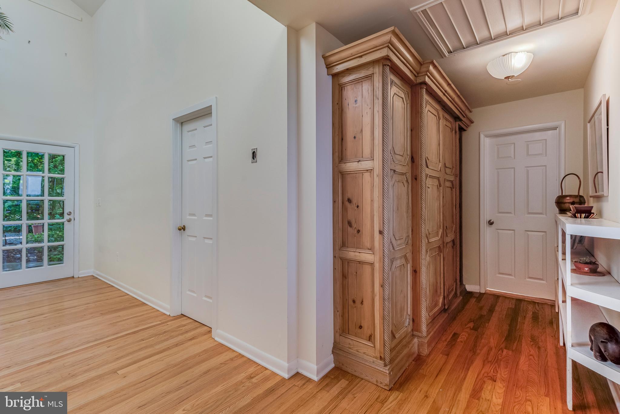 SHERWOOD FOREST - Residential