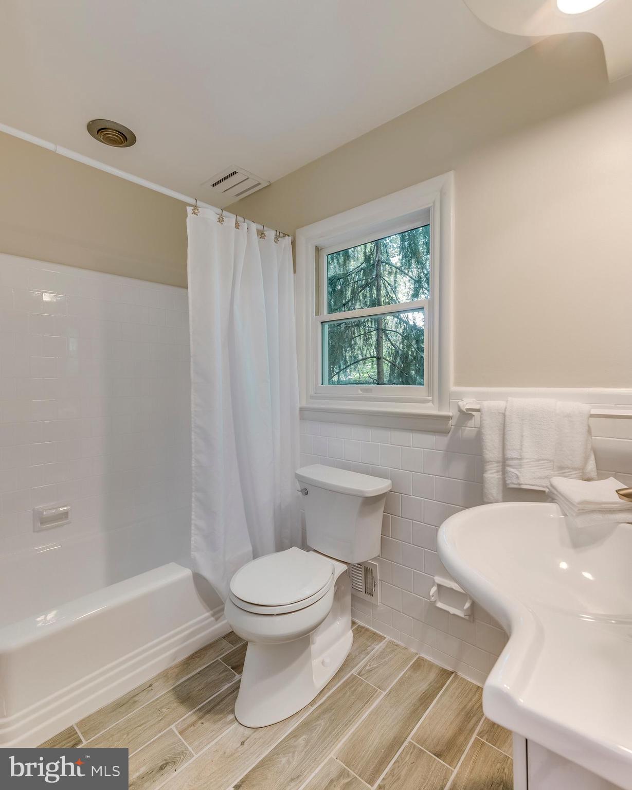 SHERWOOD FOREST - Residential