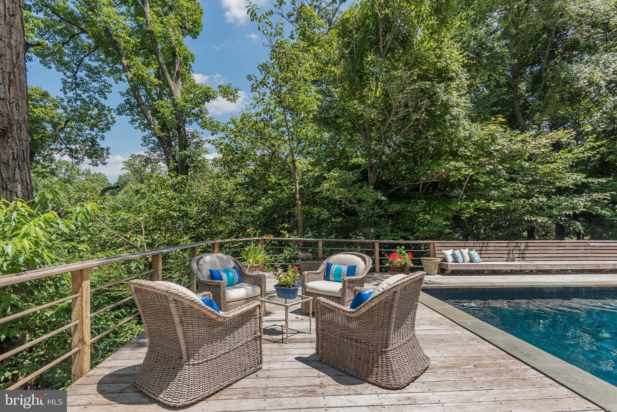 SHERWOOD FOREST - Residential