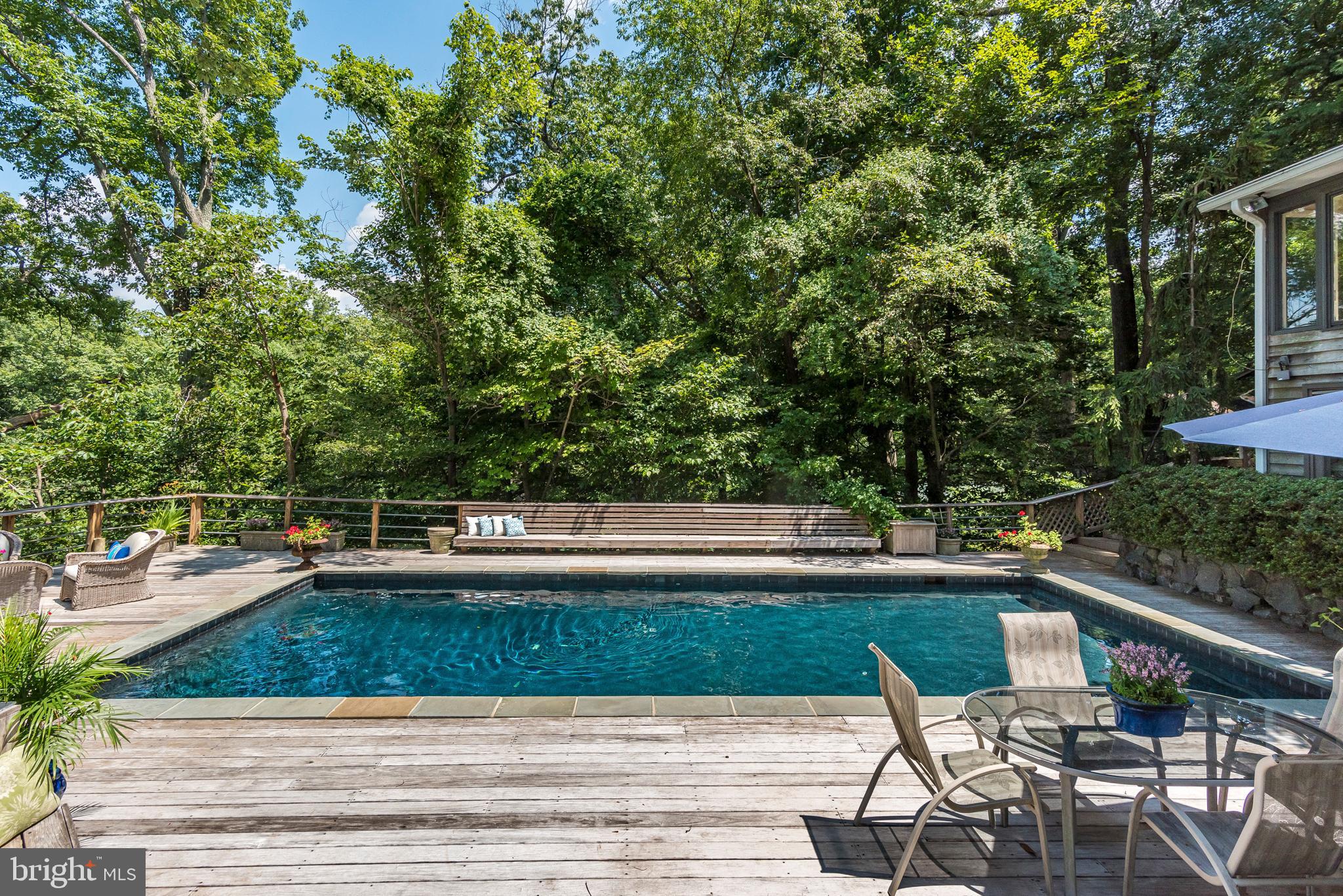 SHERWOOD FOREST - Residential