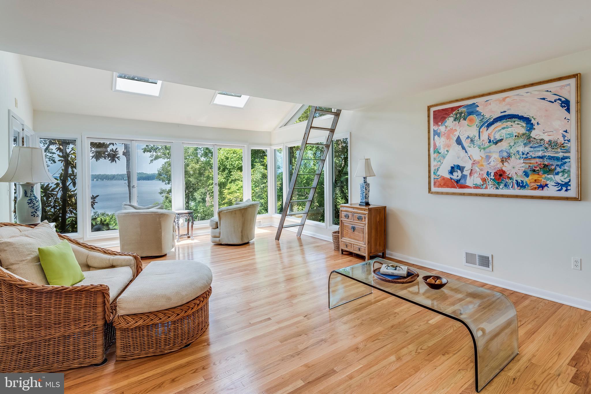 SHERWOOD FOREST - Residential