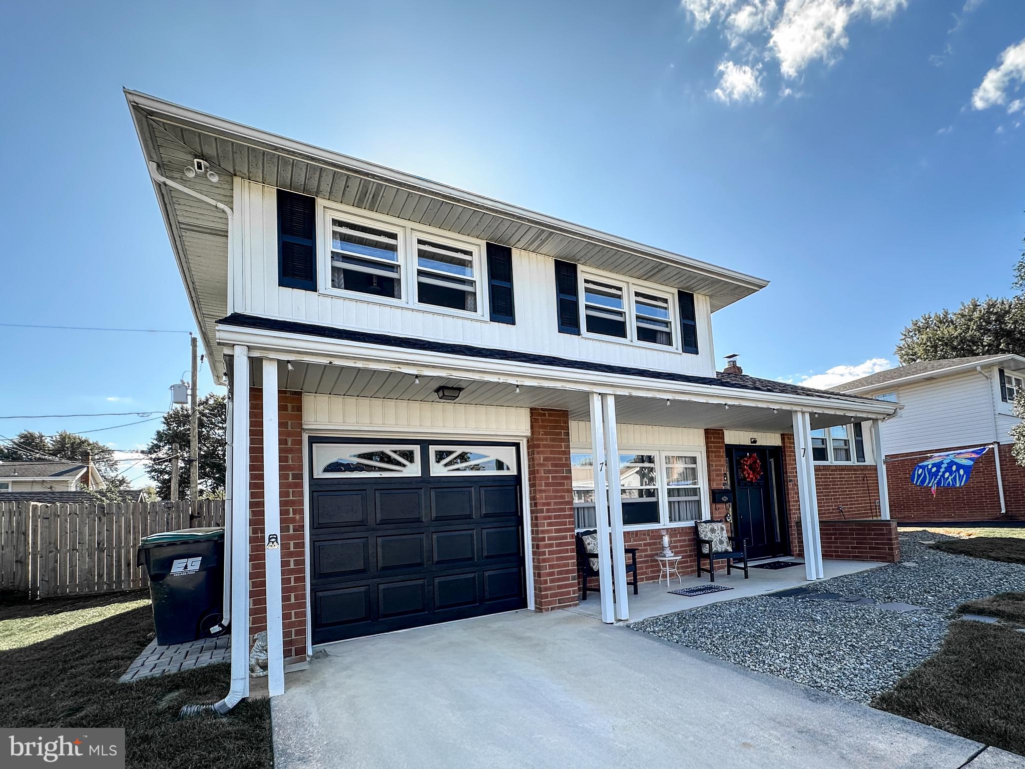 7 ROCKROSE DRIVE