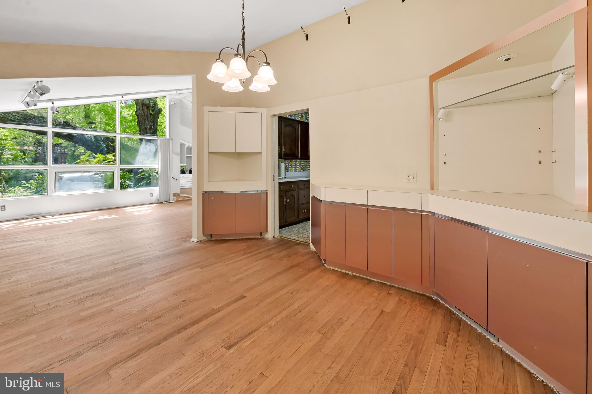 MOUNT WASHINGTON - Residential