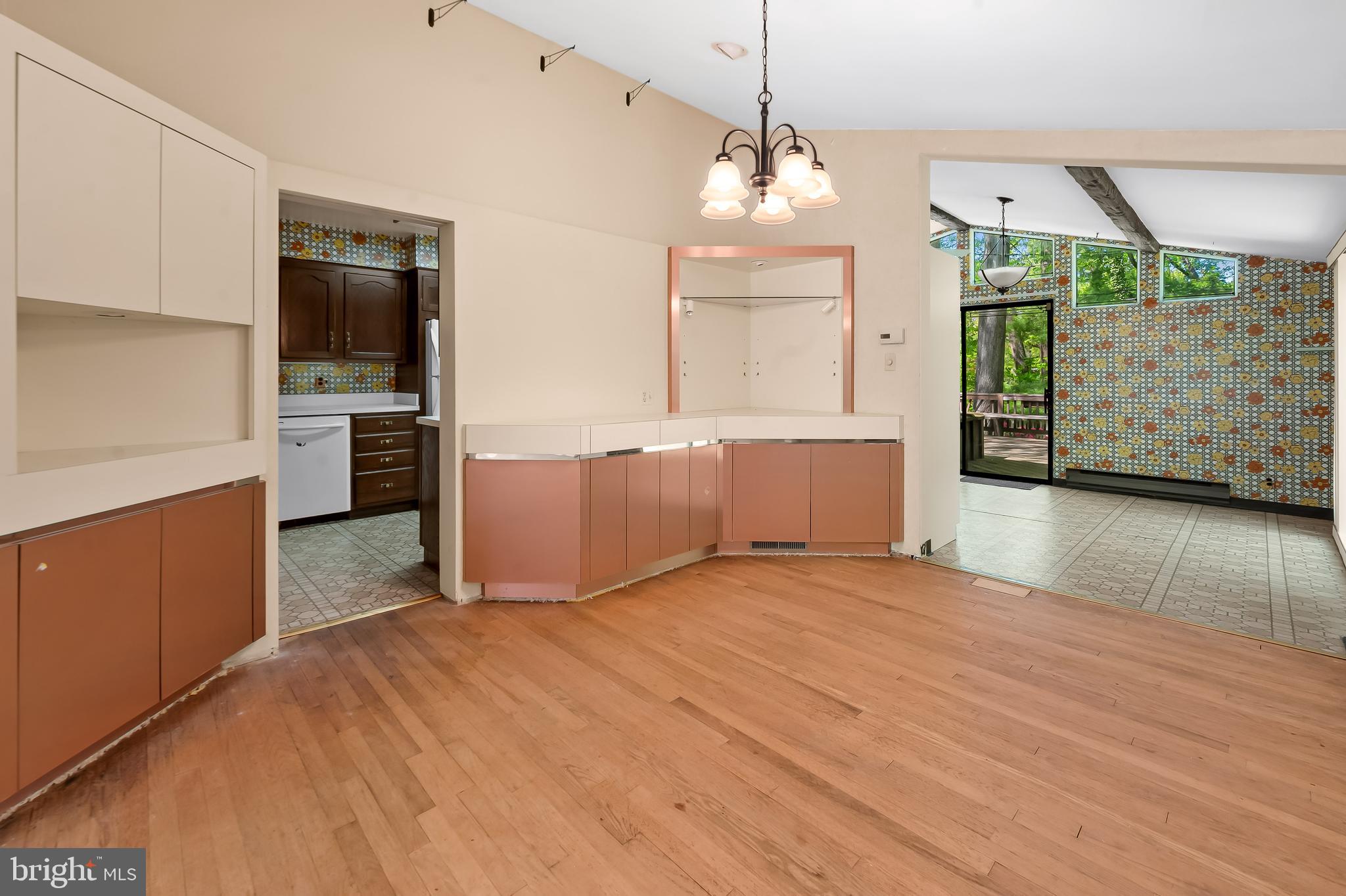 MOUNT WASHINGTON - Residential