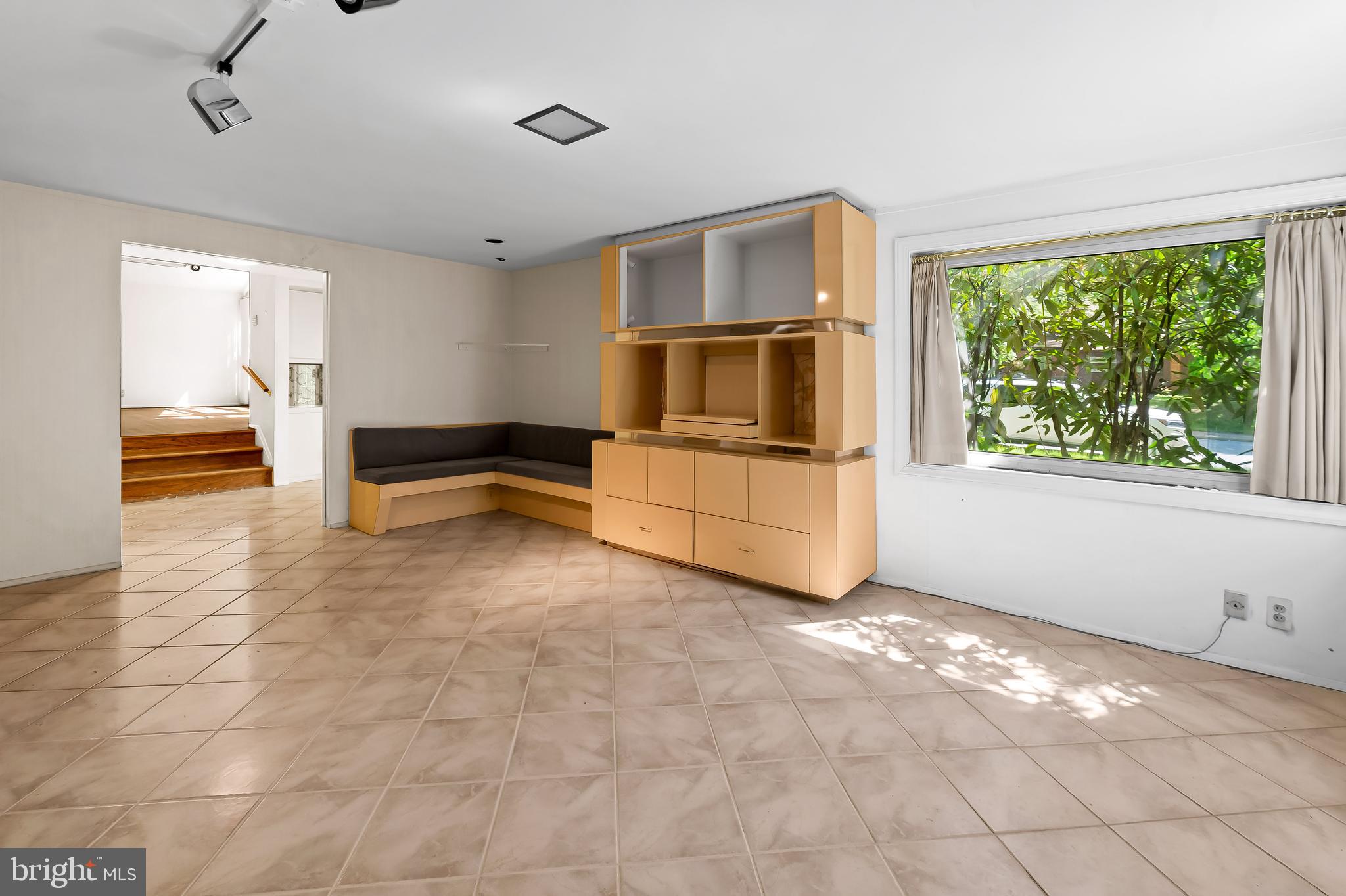 MOUNT WASHINGTON - Residential