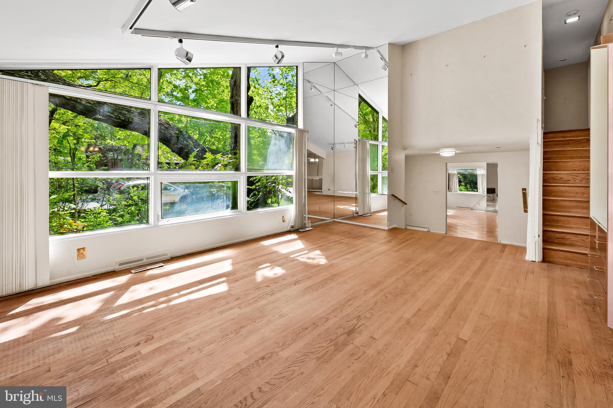 MOUNT WASHINGTON - Residential