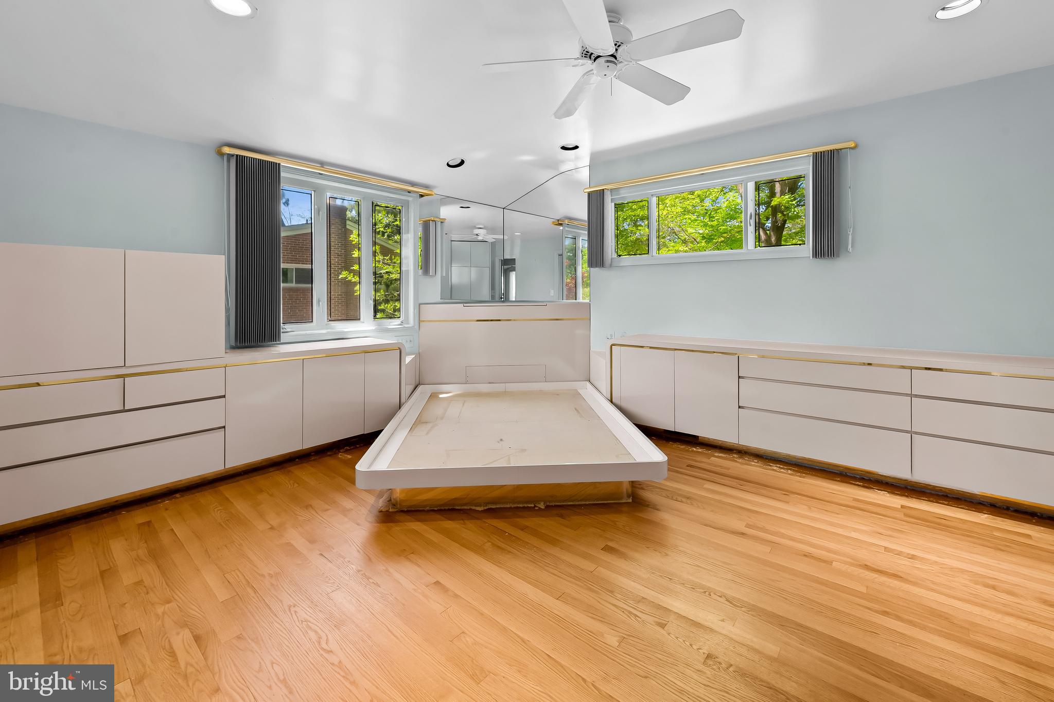 MOUNT WASHINGTON - Residential