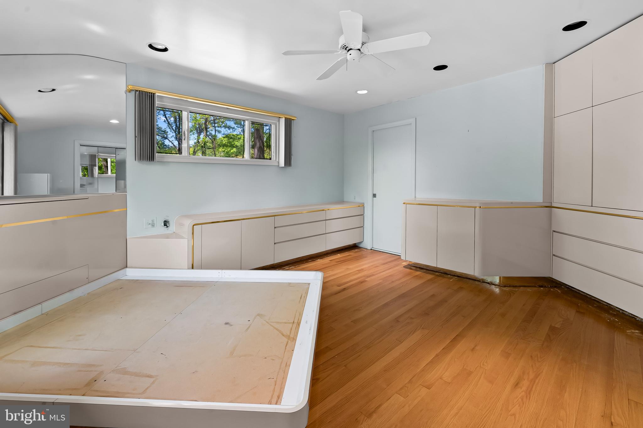 MOUNT WASHINGTON - Residential