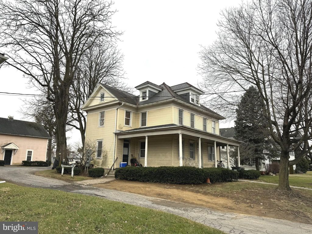 Photo of 172 - 174 W Main Street, LEOLA, PA 17540 (MLS # PALA2082506)
