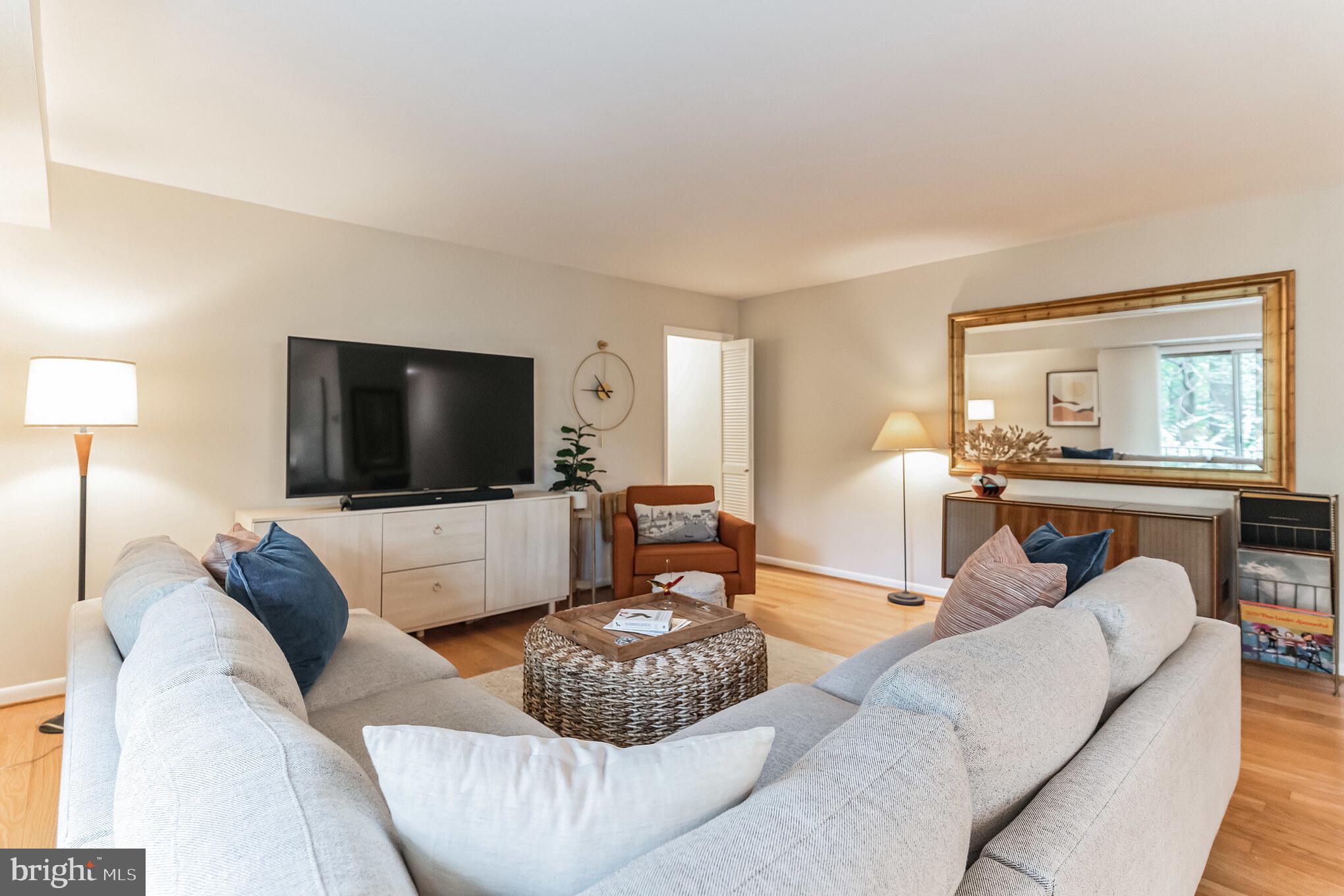 PARKSIDE CONDOMINIUMS - Residential Lease