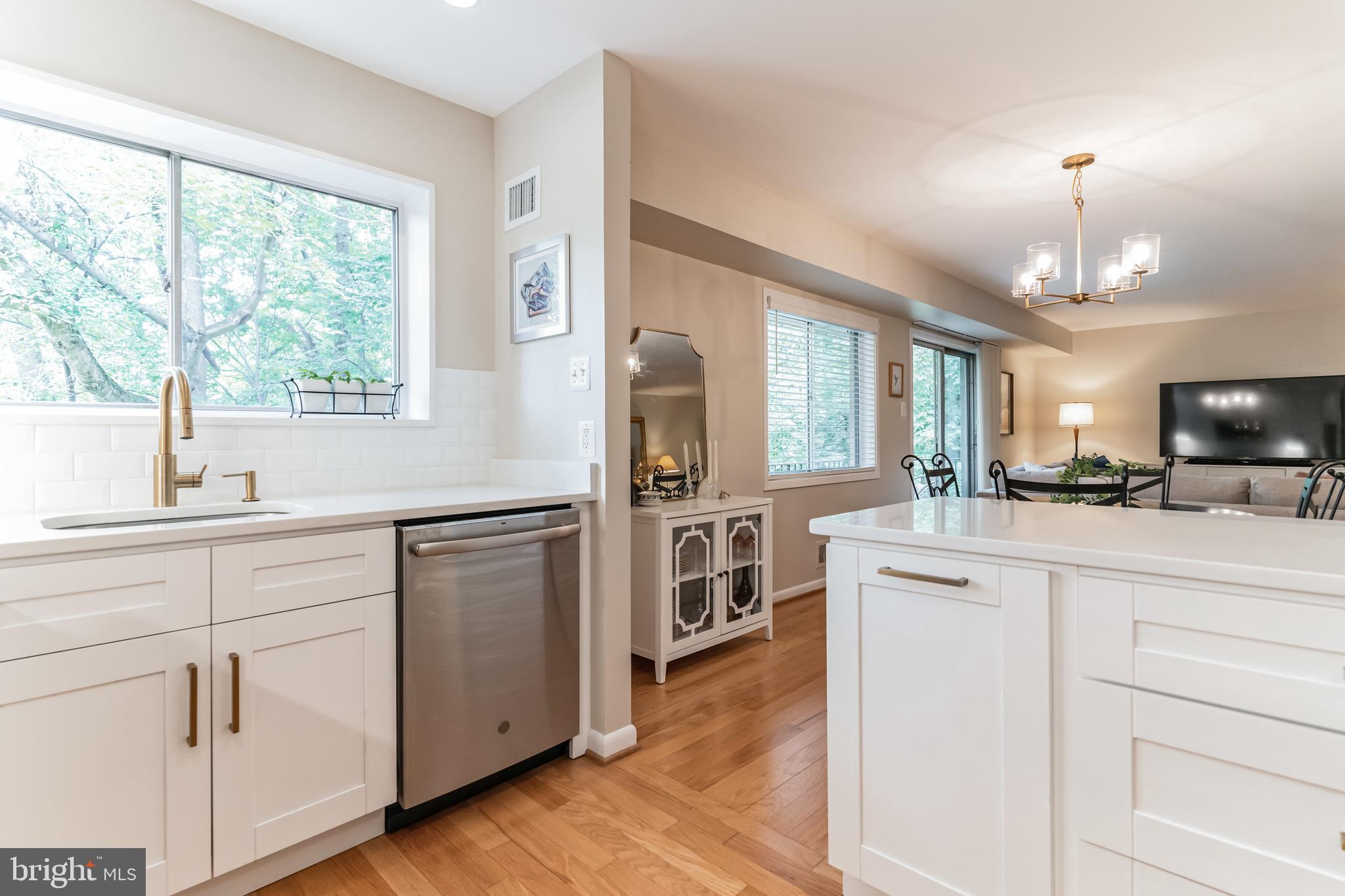 PARKSIDE CONDOMINIUMS - Residential Lease