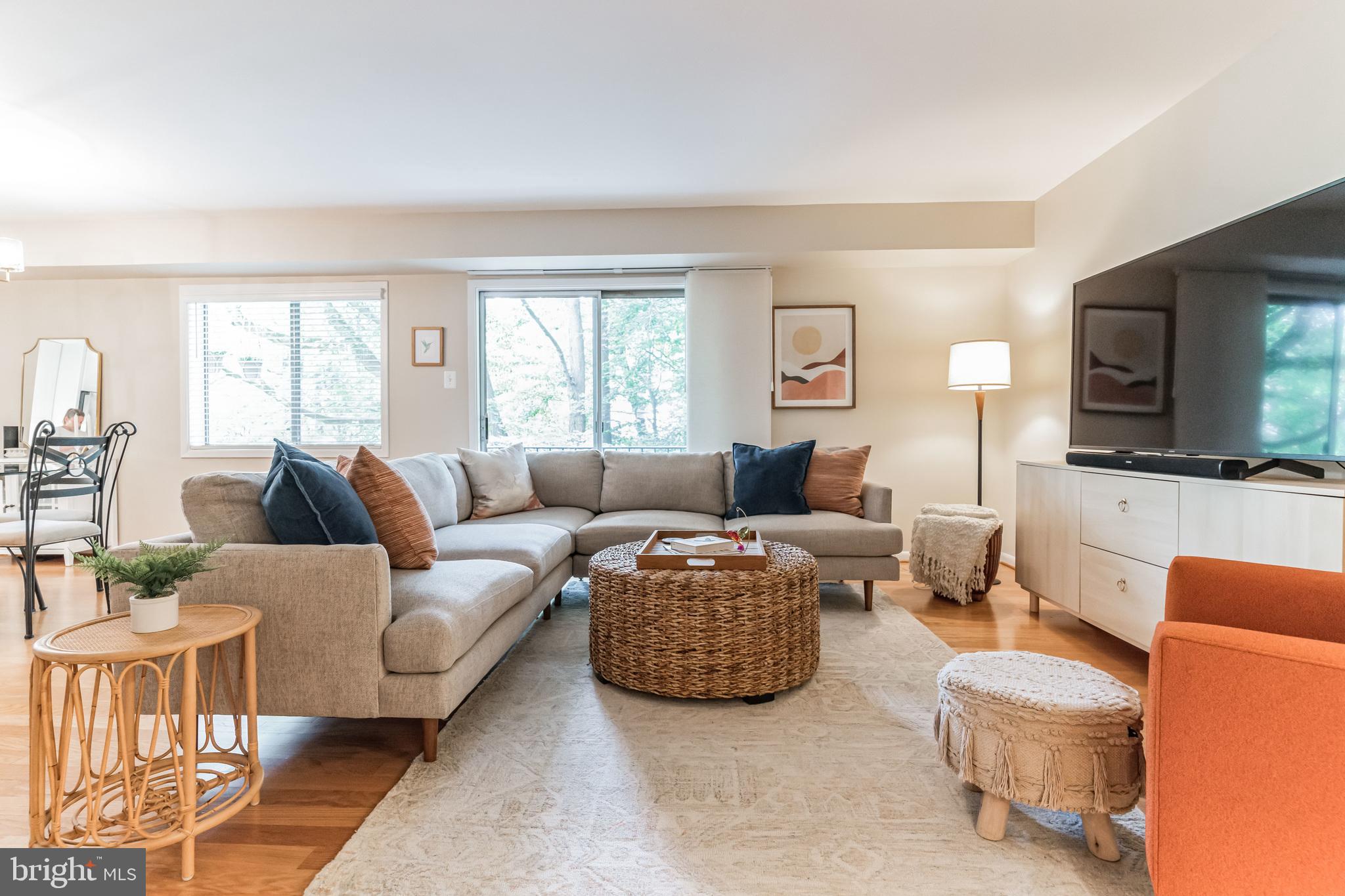 PARKSIDE CONDOMINIUMS - Residential Lease