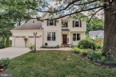 Photo of 4001 Crestar Court, FAIRFAX, VA 22032 (MLS # VAFC2008614)