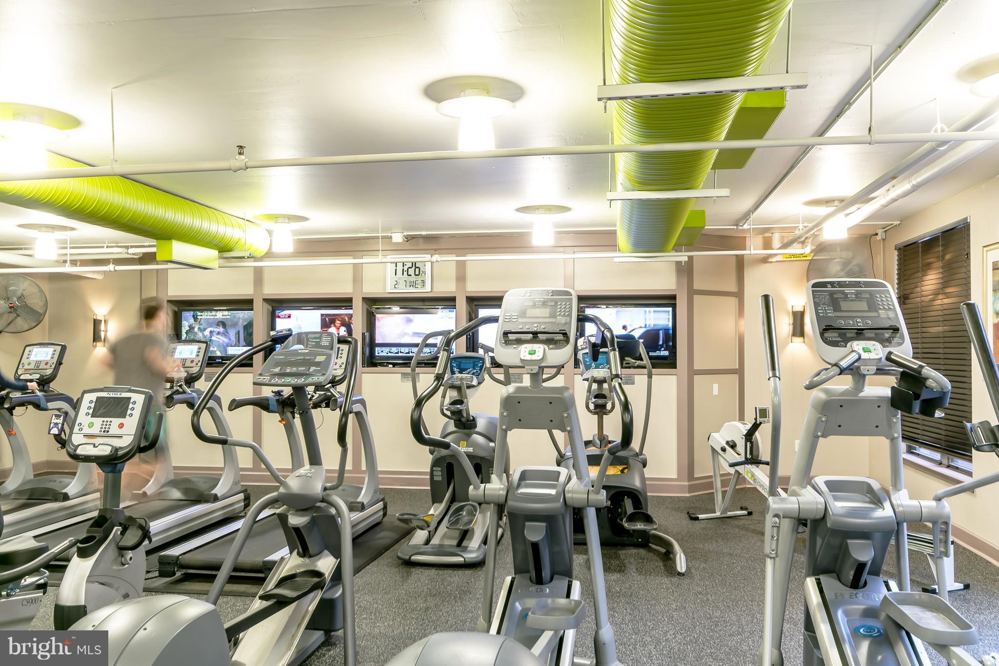 CLARENDON 1021 - Residential Lease