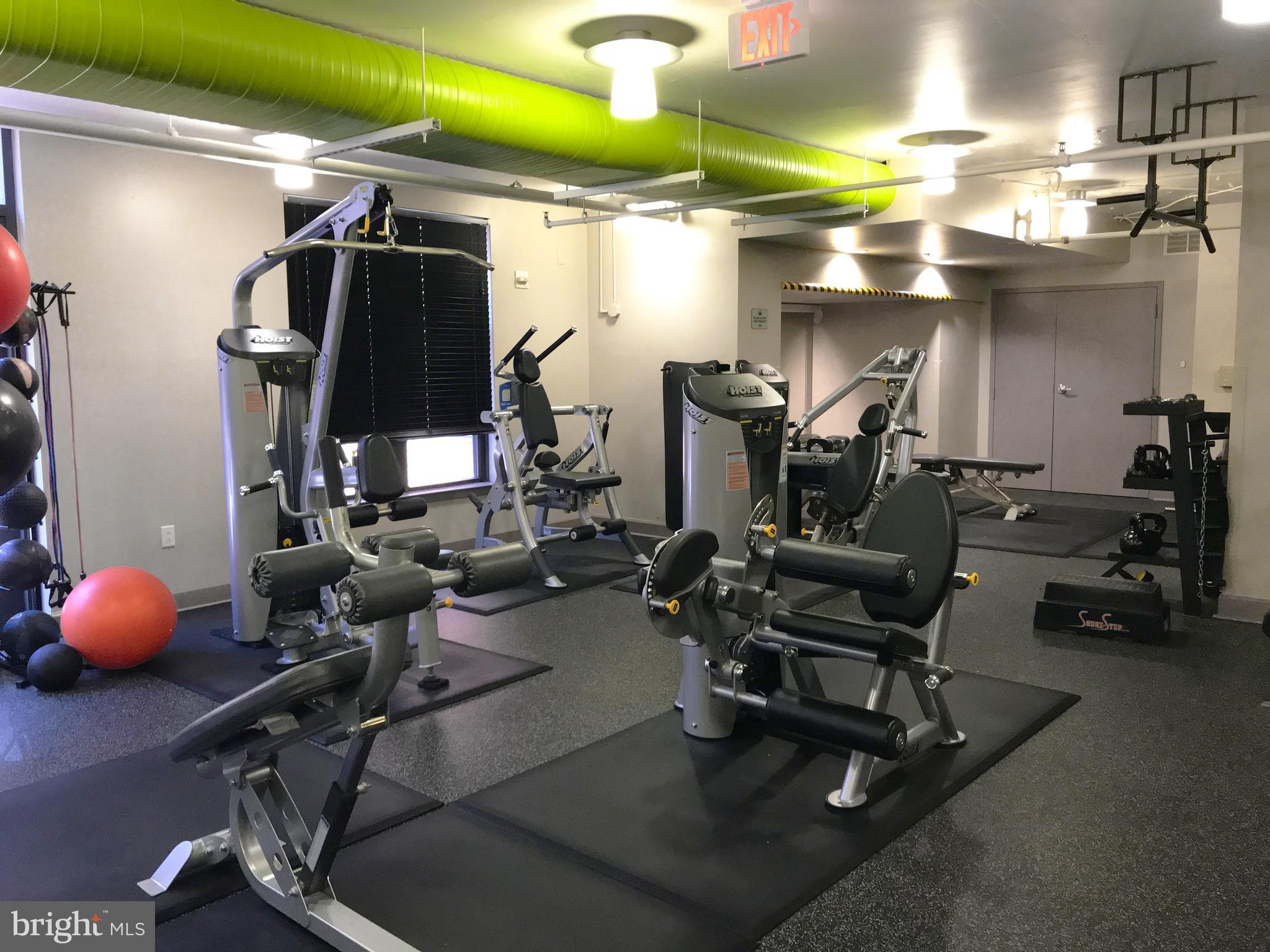 CLARENDON 1021 - Residential Lease