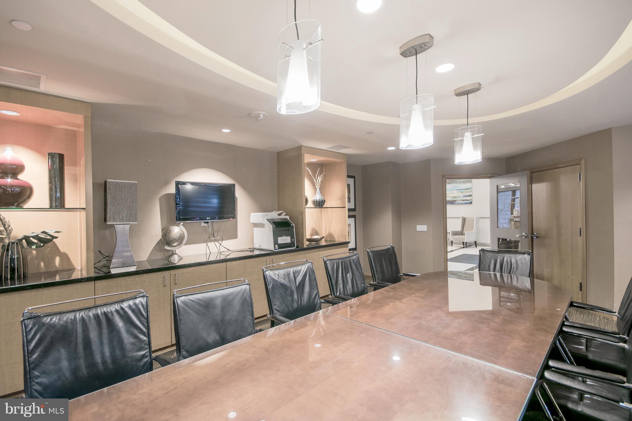 CLARENDON 1021 - Residential Lease