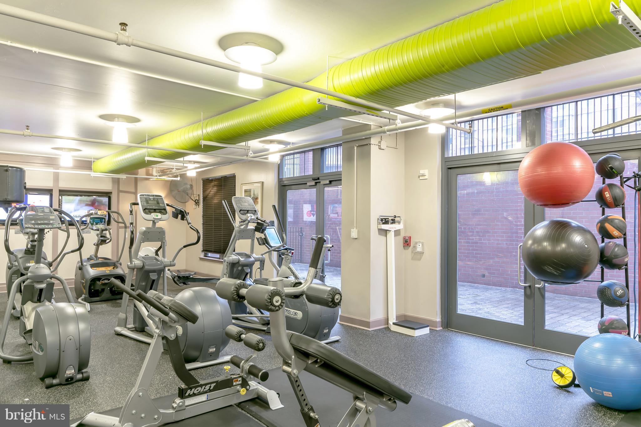 CLARENDON 1021 - Residential Lease