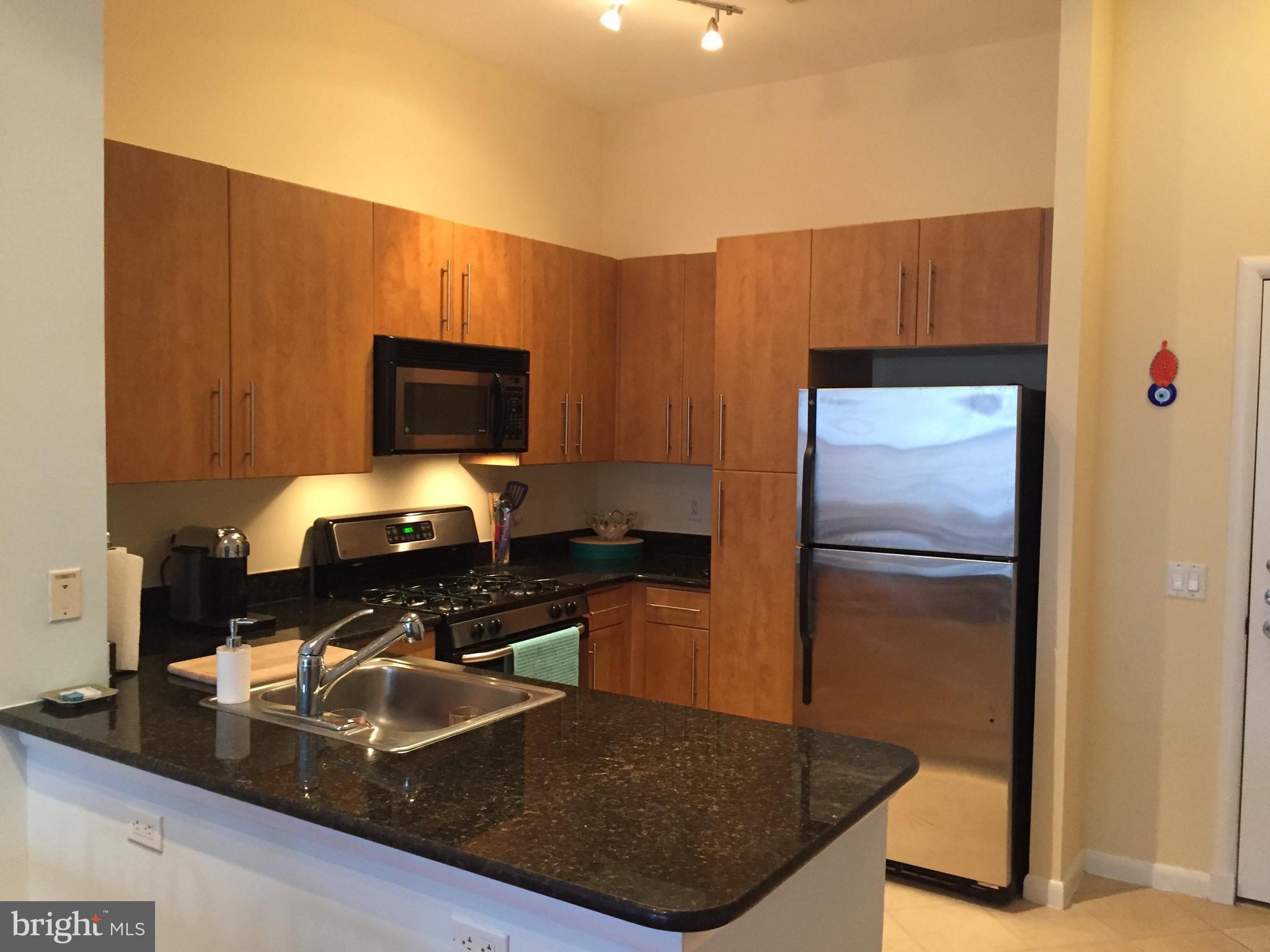 CLARENDON 1021 - Residential Lease