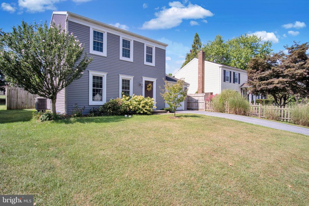 Photo of 420 STURBRIDGE DR, LITITZ, PA 17543 (MLS # PALA2040116)