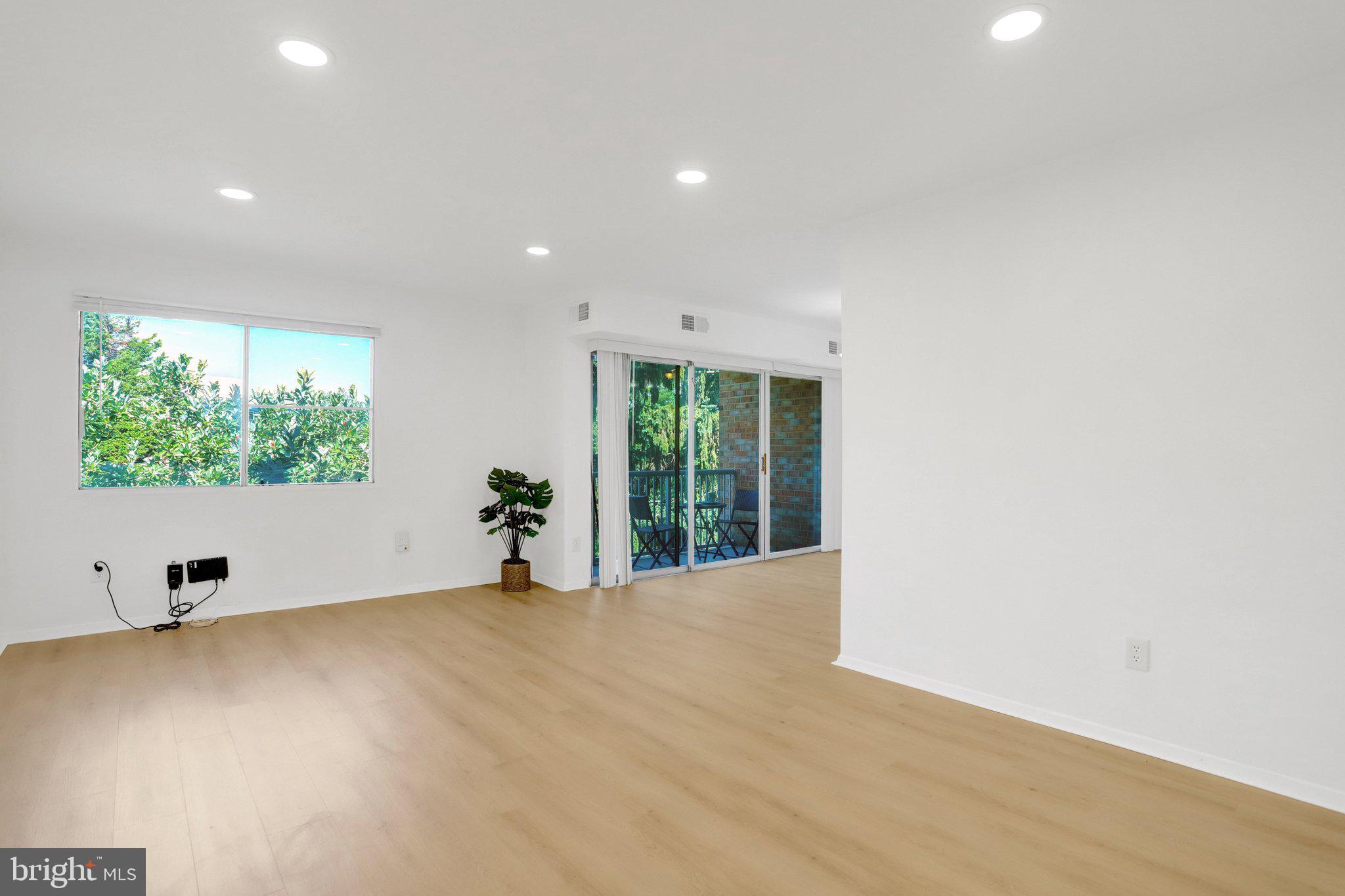 2909 CHARING CROSS ROAD 13