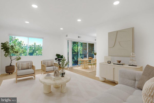 2909 CHARING CROSS RD APT 13, FALLS CHURCH, VA 22042 - Image bf30f9dc452229debd2fa51e22bd31bd/4279911394
