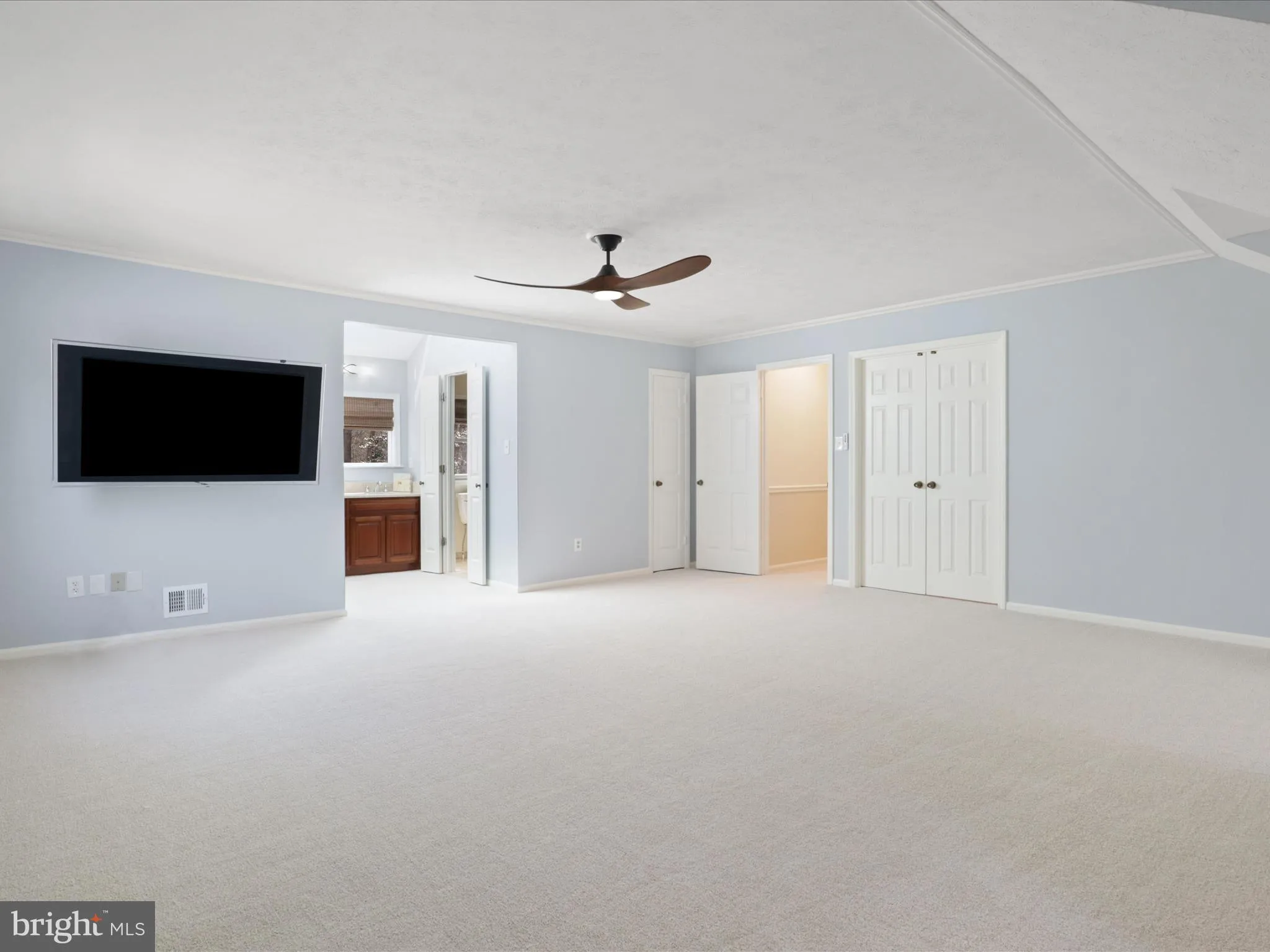 Manassas, Virginia 20112, United States, 4 Bedrooms Bedrooms, ,3 BathroomsBathrooms,Residential,Pending,83044