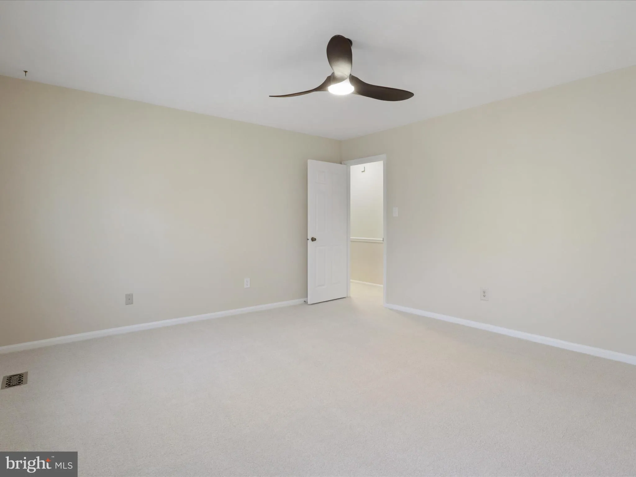 Manassas, Virginia 20112, United States, 4 Bedrooms Bedrooms, ,3 BathroomsBathrooms,Residential,Pending,83044