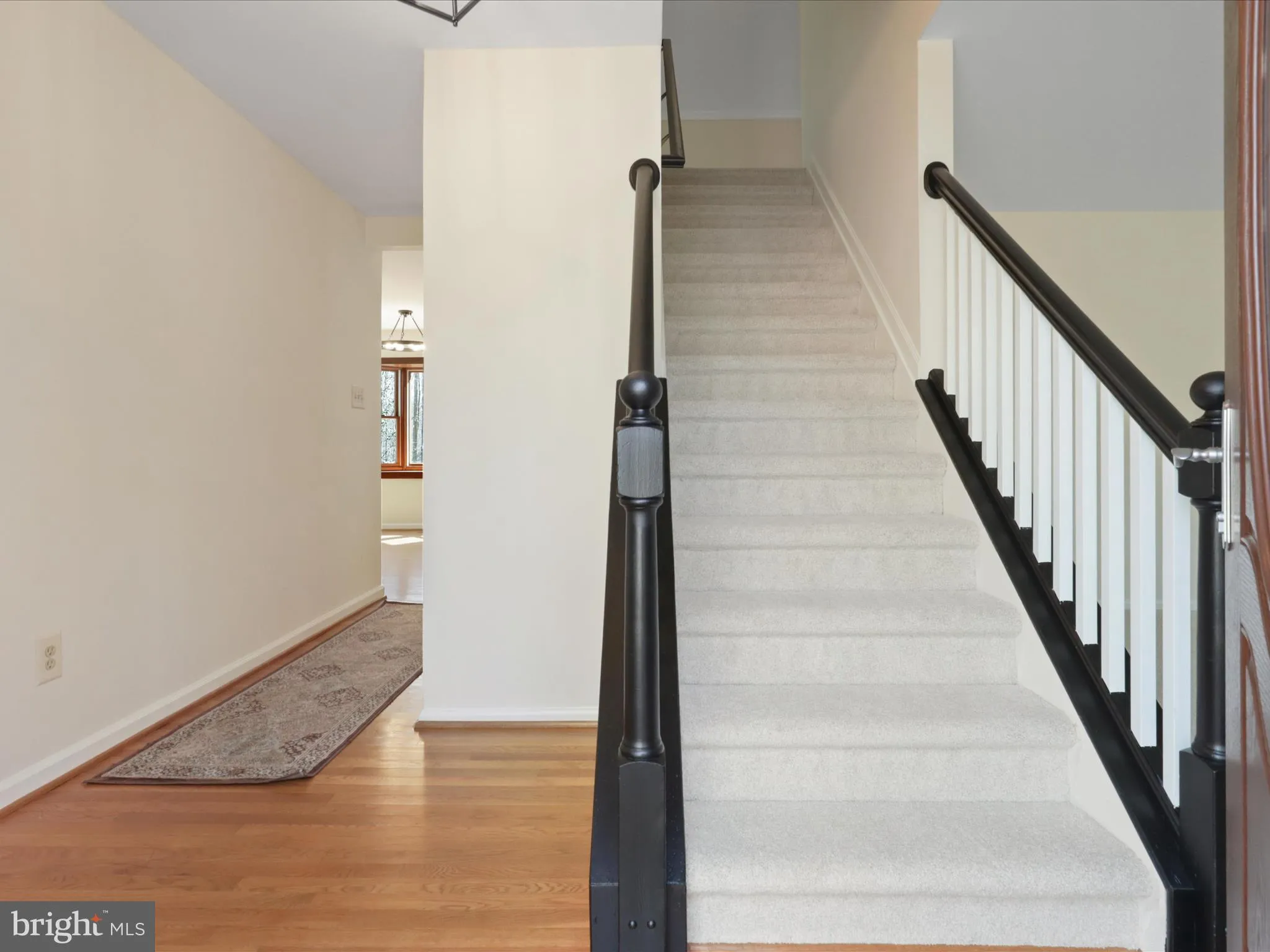 Manassas, Virginia 20112, United States, 4 Bedrooms Bedrooms, ,3 BathroomsBathrooms,Residential,Pending,83044