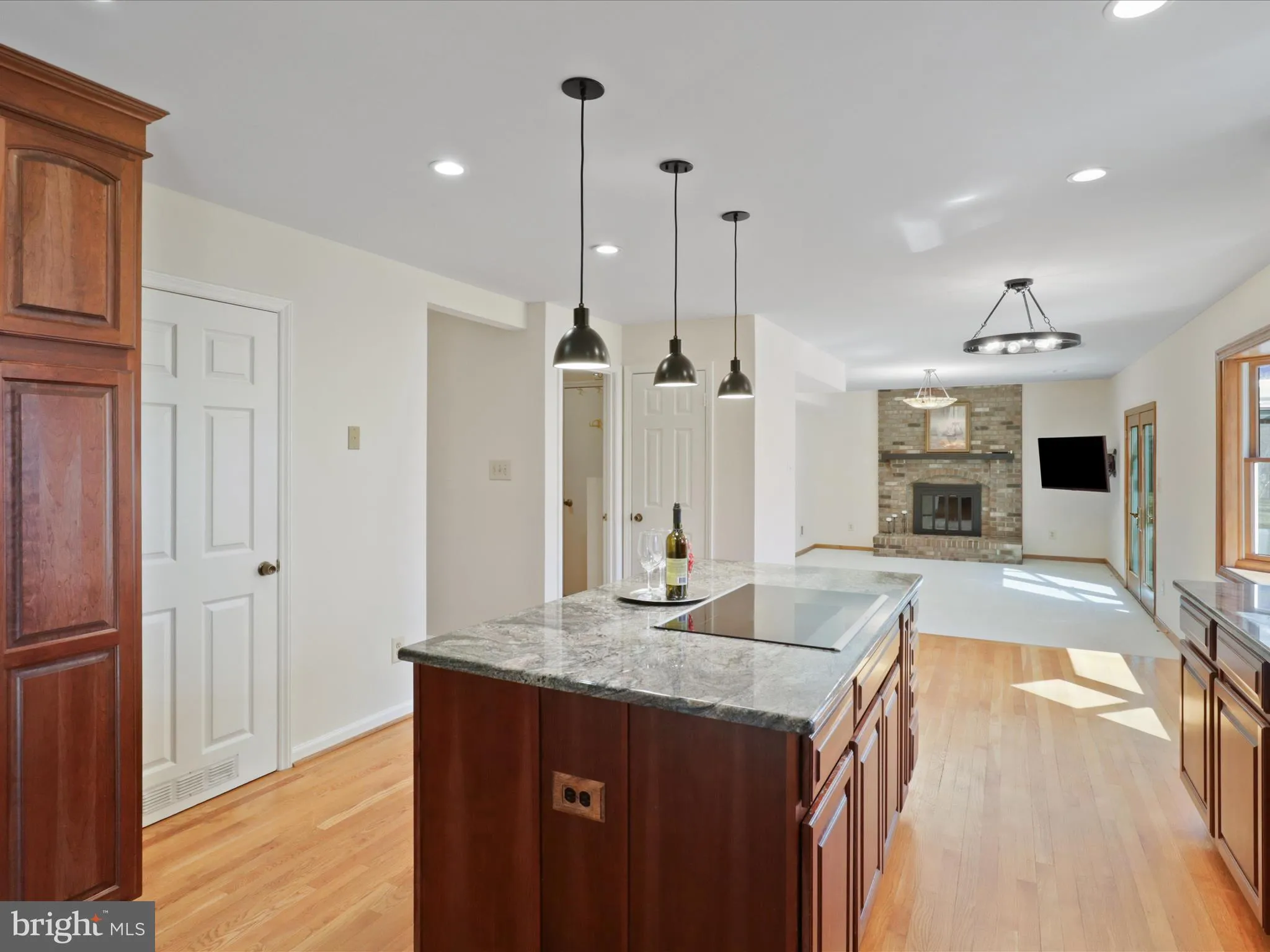 Manassas, Virginia 20112, United States, 4 Bedrooms Bedrooms, ,3 BathroomsBathrooms,Residential,Pending,83044