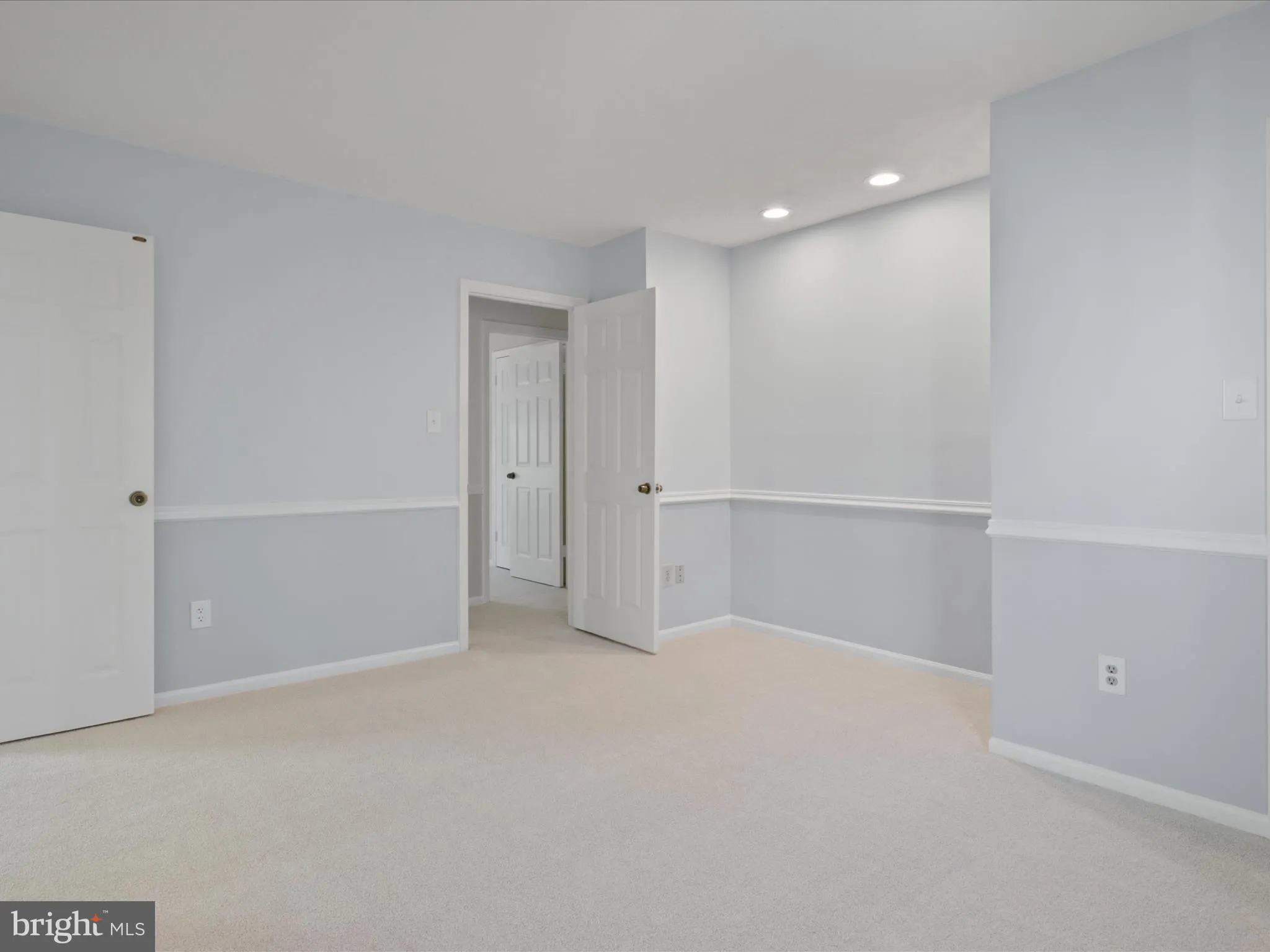 Manassas, Virginia 20112, United States, 4 Bedrooms Bedrooms, ,3 BathroomsBathrooms,Residential,Pending,83044