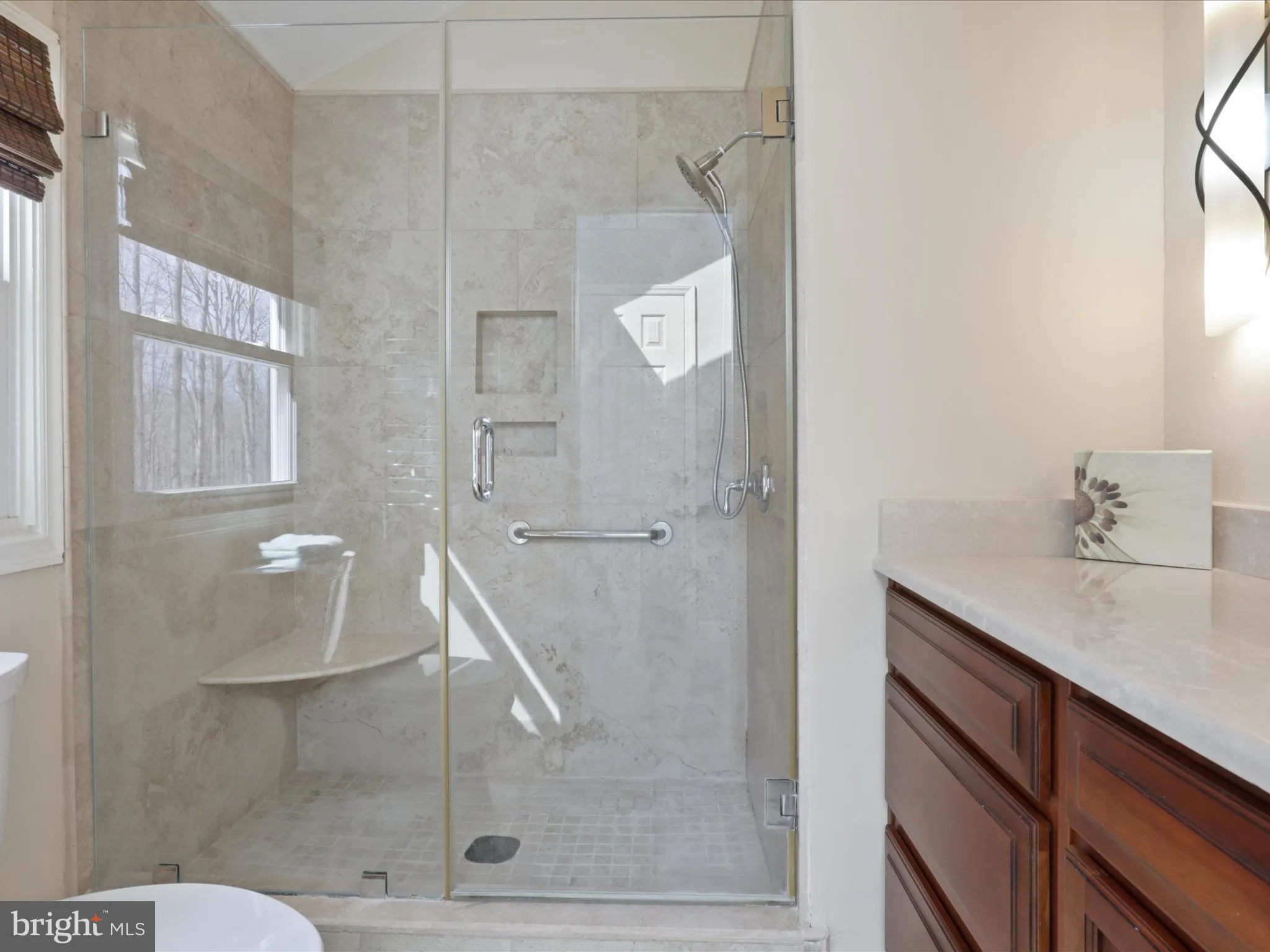 Manassas, Virginia 20112, United States, 4 Bedrooms Bedrooms, ,3 BathroomsBathrooms,Residential,Pending,83044