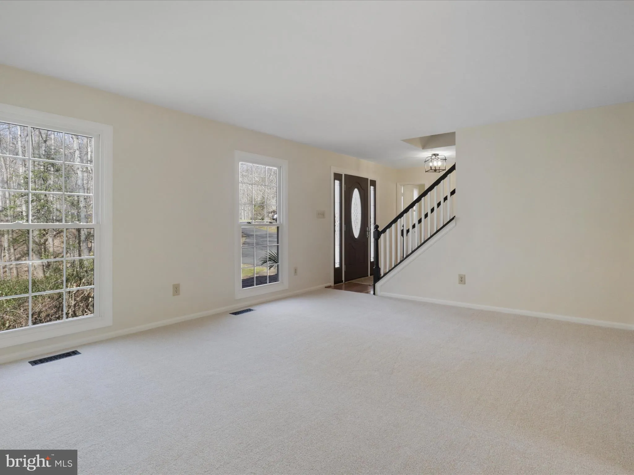 Manassas, Virginia 20112, United States, 4 Bedrooms Bedrooms, ,3 BathroomsBathrooms,Residential,Pending,83044