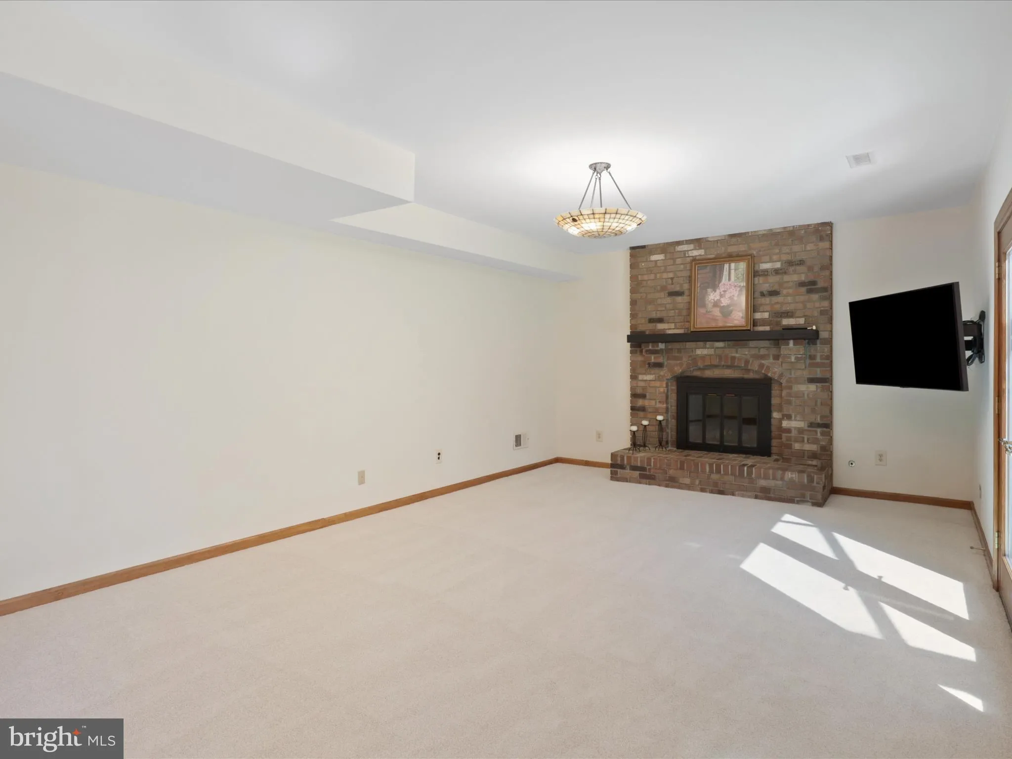 Manassas, Virginia 20112, United States, 4 Bedrooms Bedrooms, ,3 BathroomsBathrooms,Residential,Pending,83044