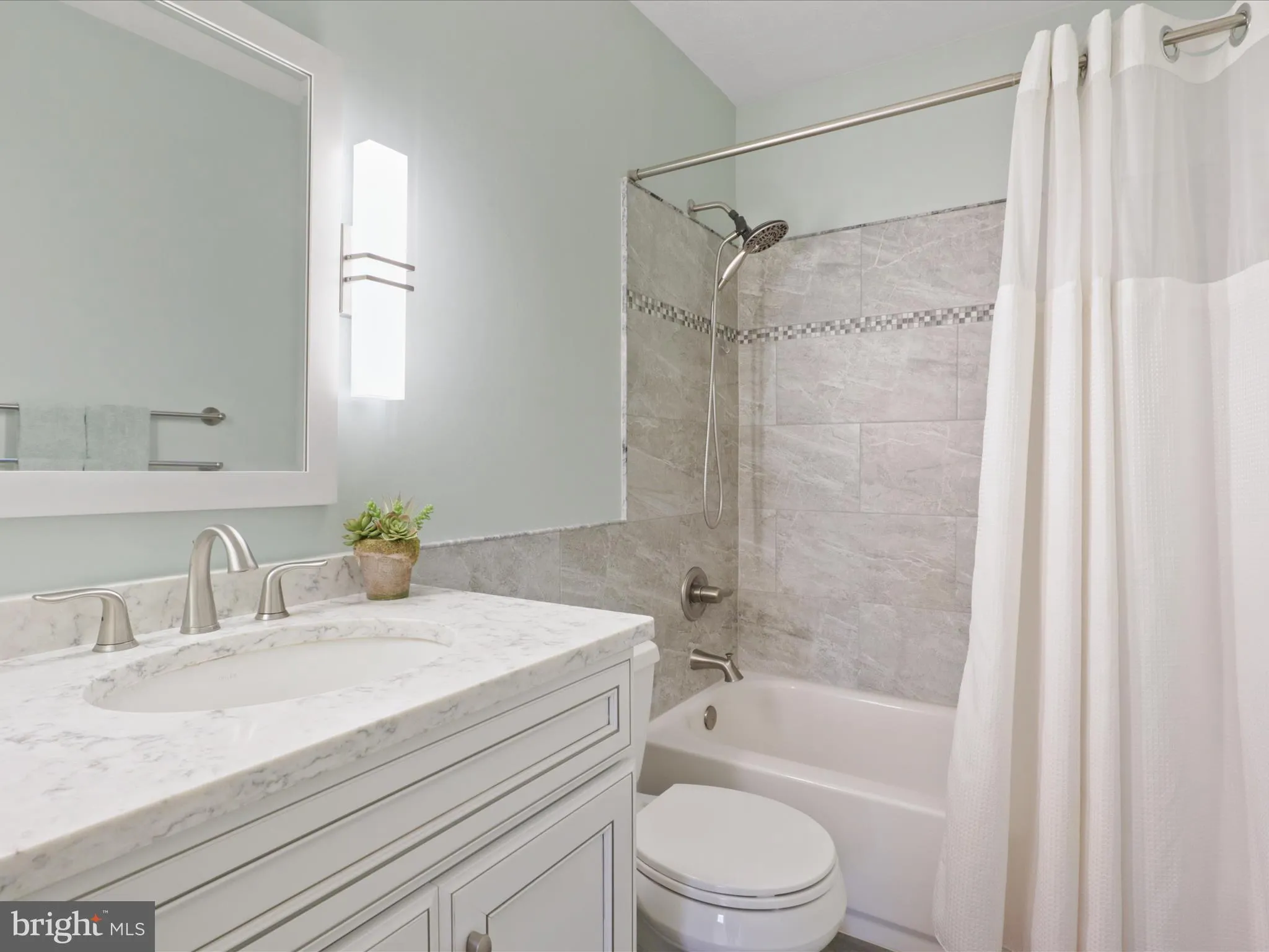 Manassas, Virginia 20112, United States, 4 Bedrooms Bedrooms, ,3 BathroomsBathrooms,Residential,Pending,83044