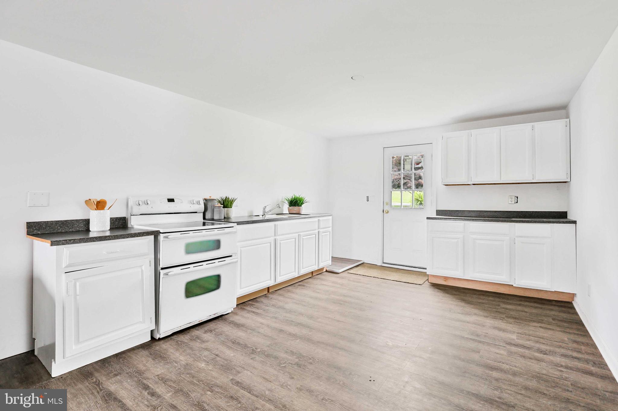 UPPER MAGOTHY BEACH - Residential