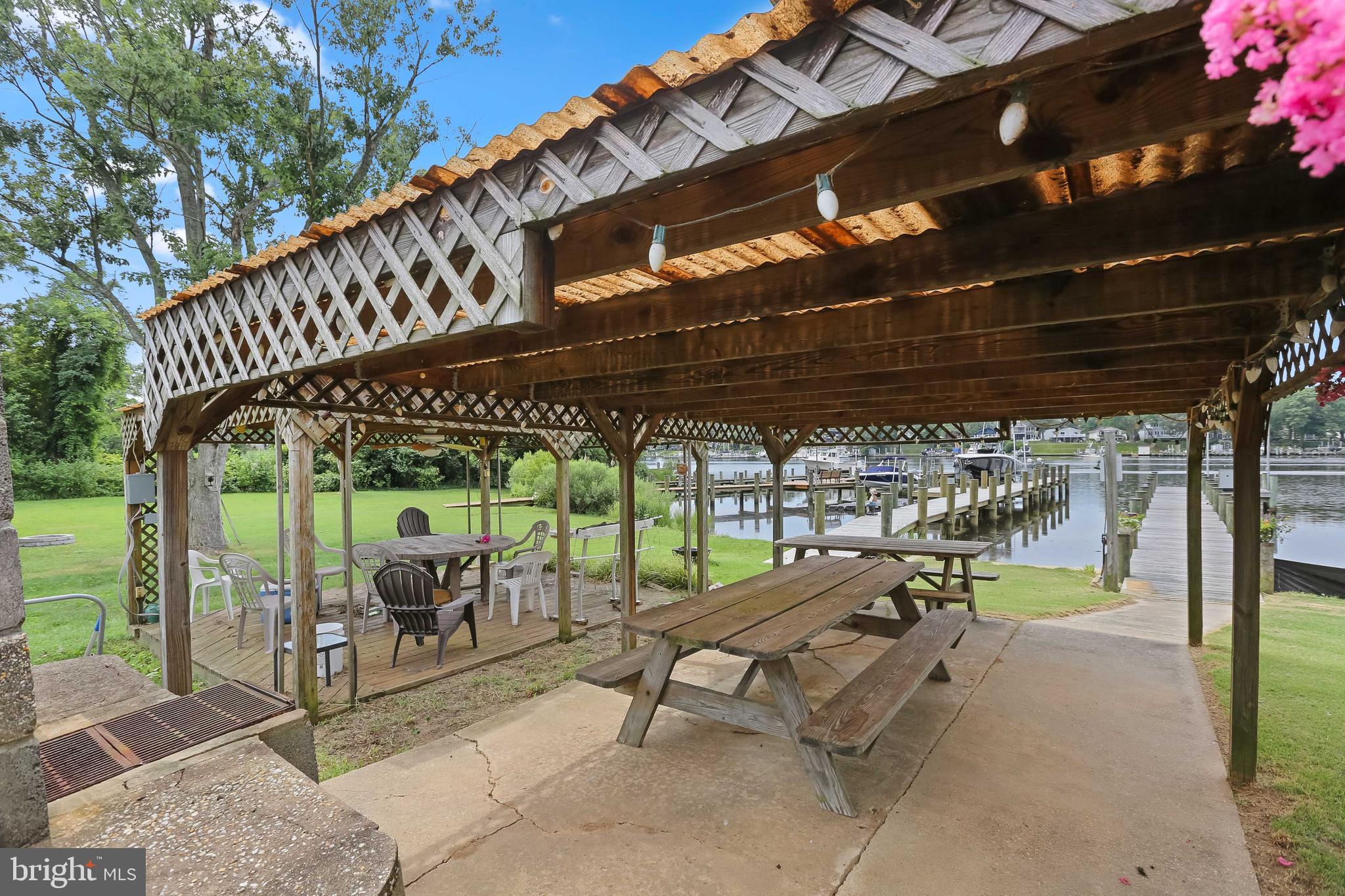 UPPER MAGOTHY BEACH - Residential