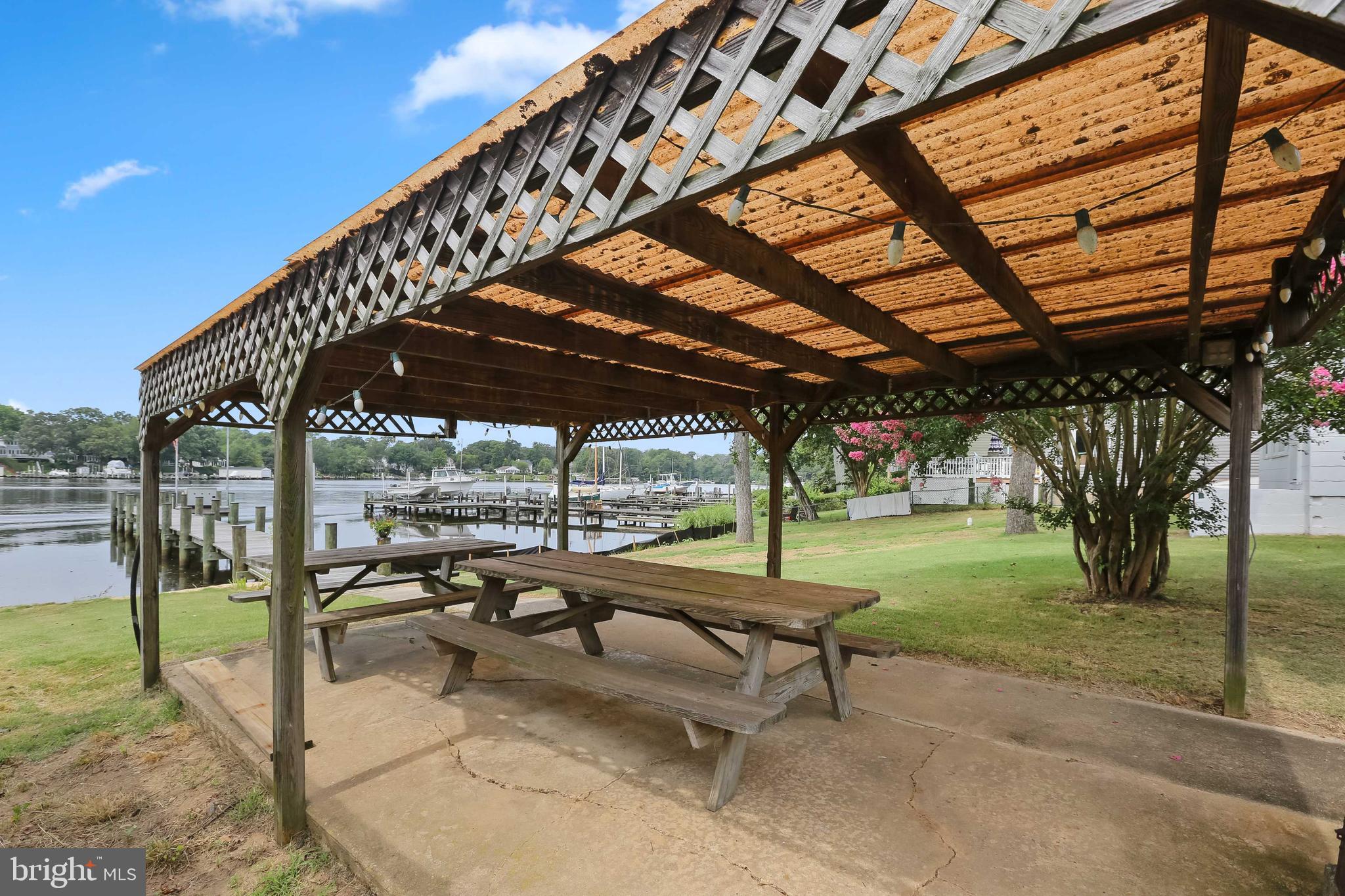 UPPER MAGOTHY BEACH - Residential