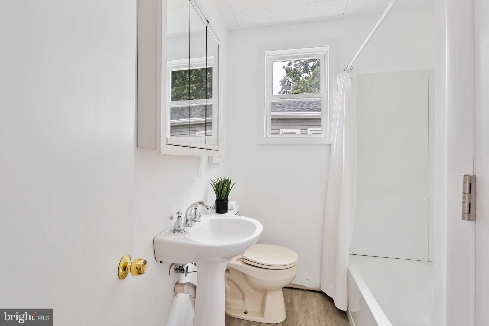 UPPER MAGOTHY BEACH - Residential